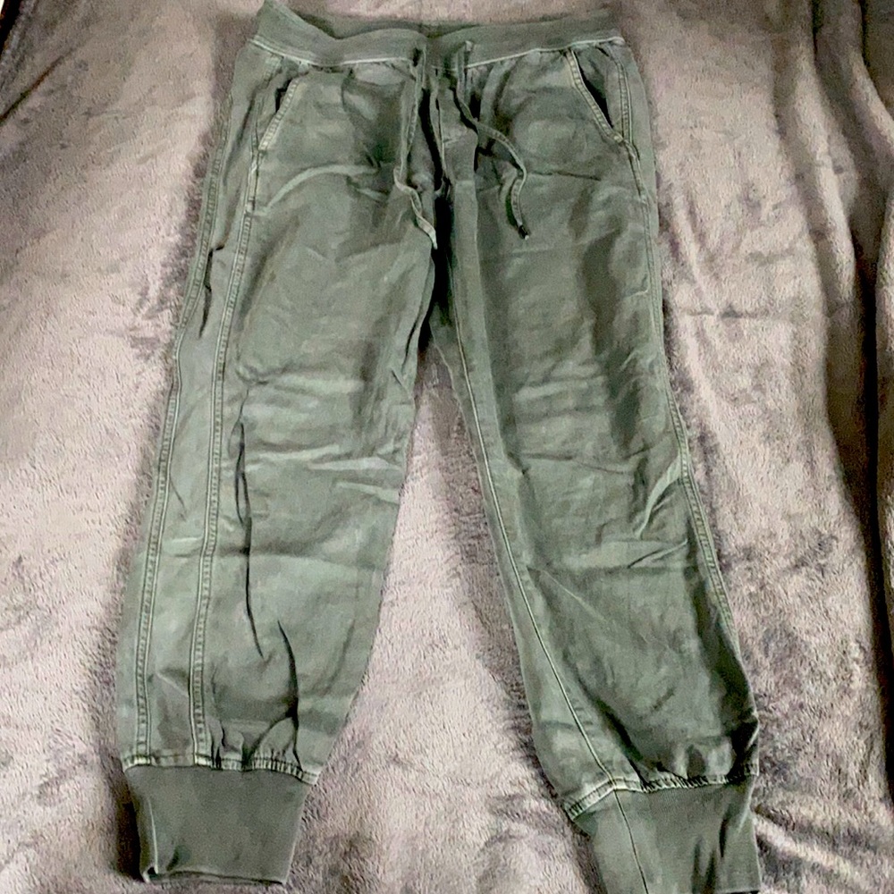 Gap Women joggers